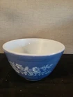 Vintage pyrex mixing bowl 402 Colonial Mist blue with white flowers 1.5qt