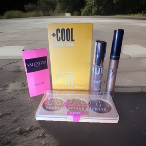 Women's Random Lot~Beauty Products Contour Lips Shadow + Cool