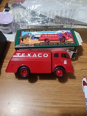 Ertl Texaco 1949 White Tilt Cab Tank Truck Die Cast Coin Bank Made in 1996