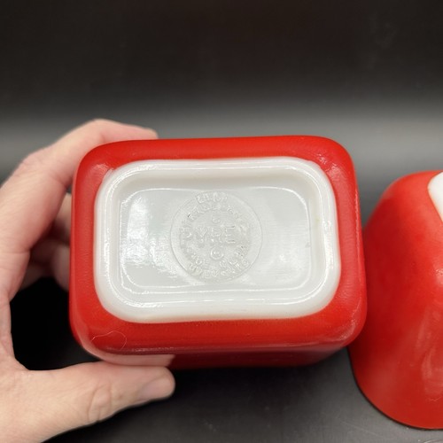 Set of 2 -Vintage Pyrex Small Red Refrigerator Dishes With Lid 501 - Photo 6/10