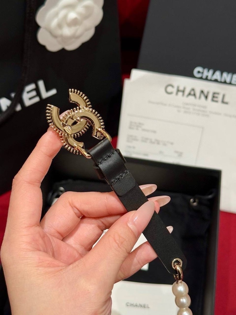 CHANEL White Pearl Interlocking CC Logo Black Leather Belt size 80