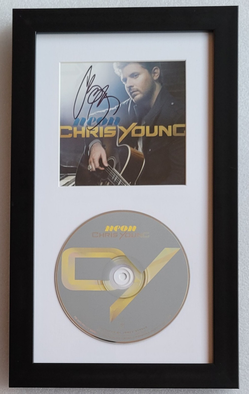 CHRIS YOUNG CD DISPLAY AUTOGRAPHED BECKETT BAS COA SIGNED COUNTRY MUSIC SINGER