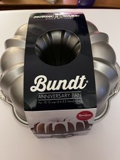 Bundt Pan: Nordic Ware Anniversary 10 cups 2.4L, Silver