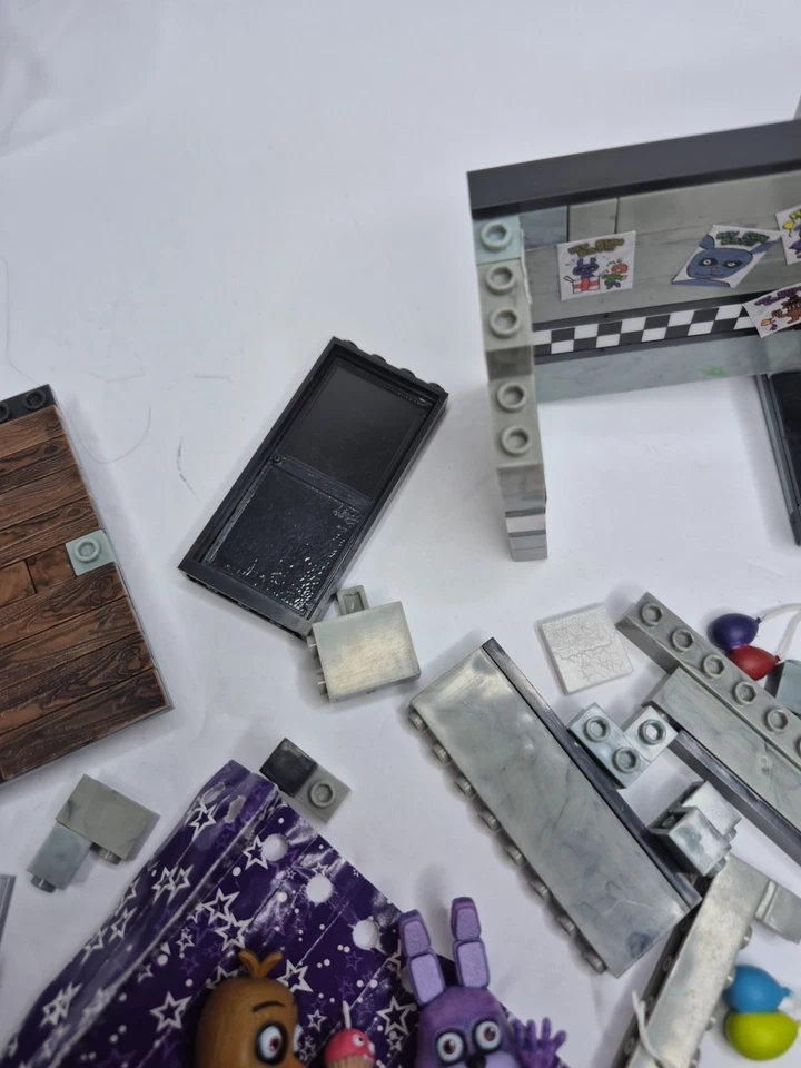 Lote de figuras y piezas McFarlane Builds Five Nights At Freddy's FNAF 2017 Foto 4 de 4