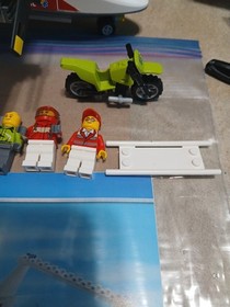 LEGO CITY: Ambulance Plane (60116)
