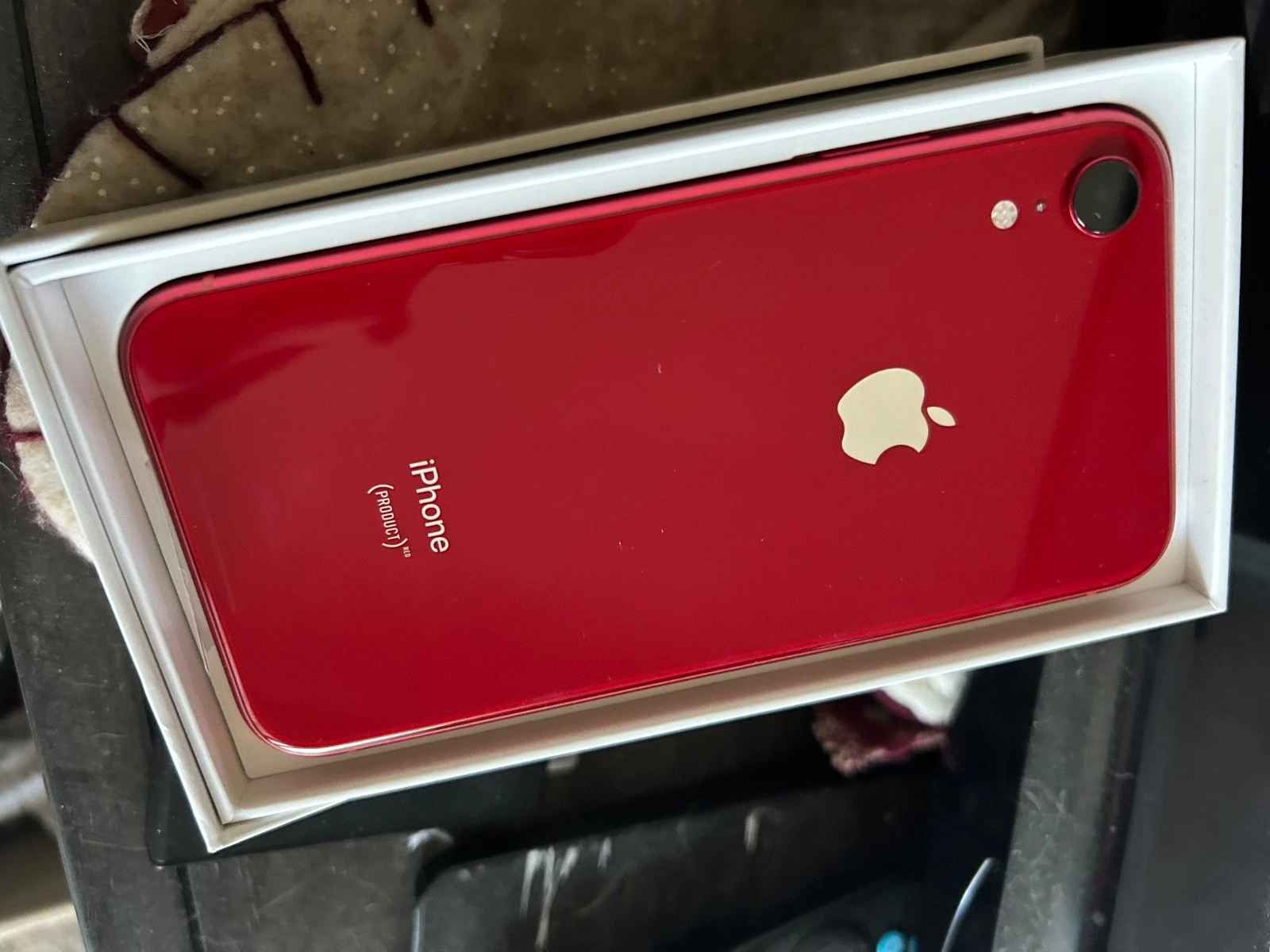 Apple iPhone XR - 64 GB - PRODUCTRED Unlocked