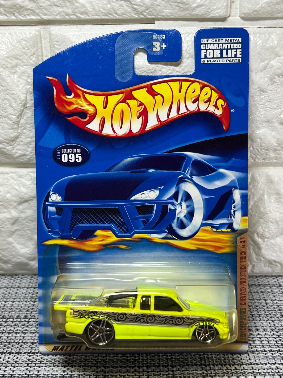 Hot Wheels Skin Deep Series Chevy Pro Stock Truck No. 3/4 2001 No. 095 Yellow