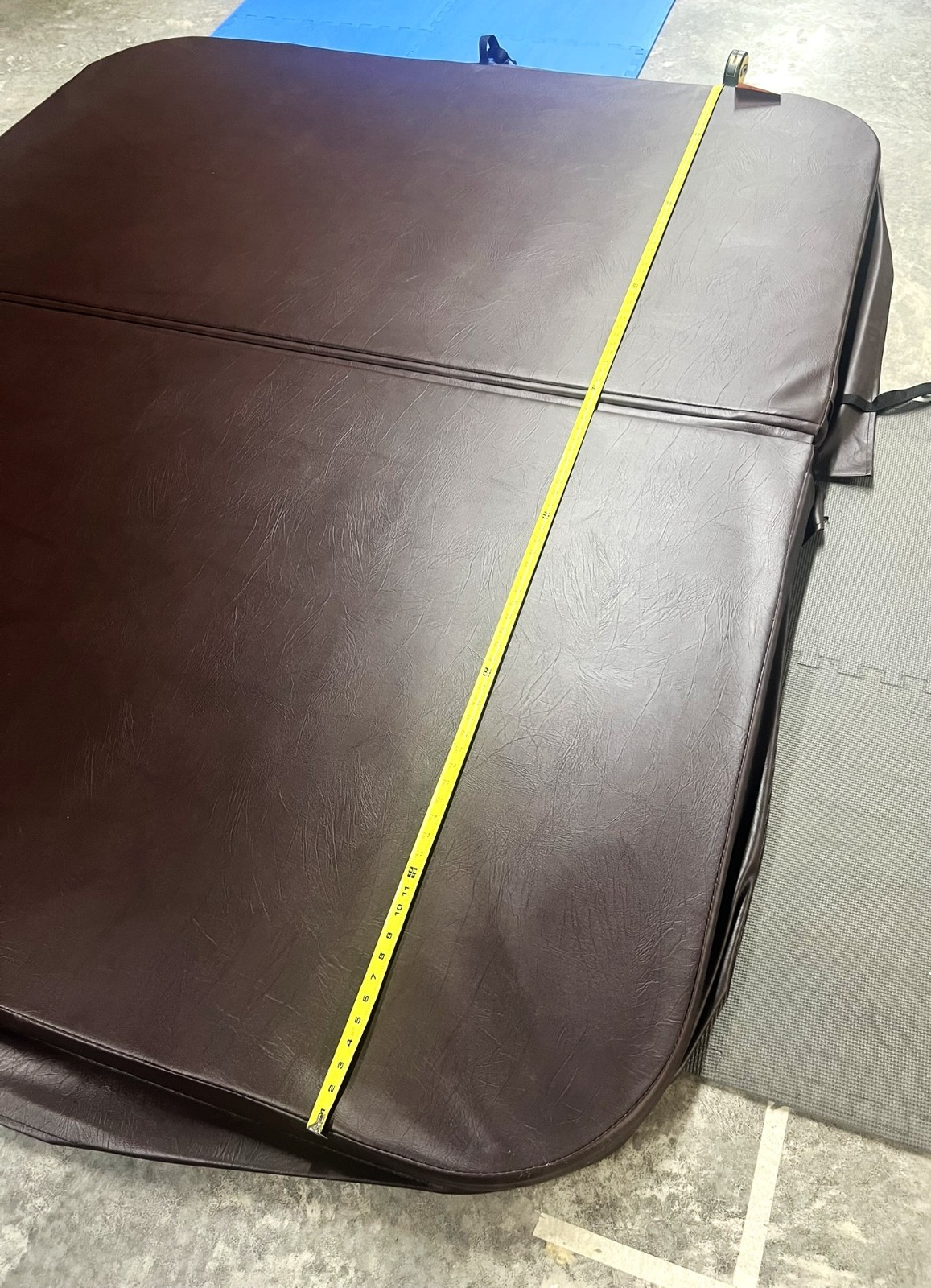 Brand new 93-1/2" x 80" Prestige brown hot tub cover MINOR DAMAGE Local Pickup