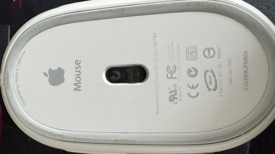 Original Apple Mouse (M5749) and Apple Pro Keyboard (A1243) QWERTY US English - Image 3 of 4