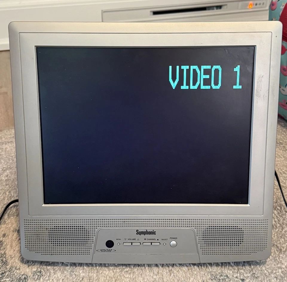 Symphonic 15" Flat Panel TV LCD/Retro Gaming Ports, WF15L5 Portable/ hinge stand - Image 2 of 4