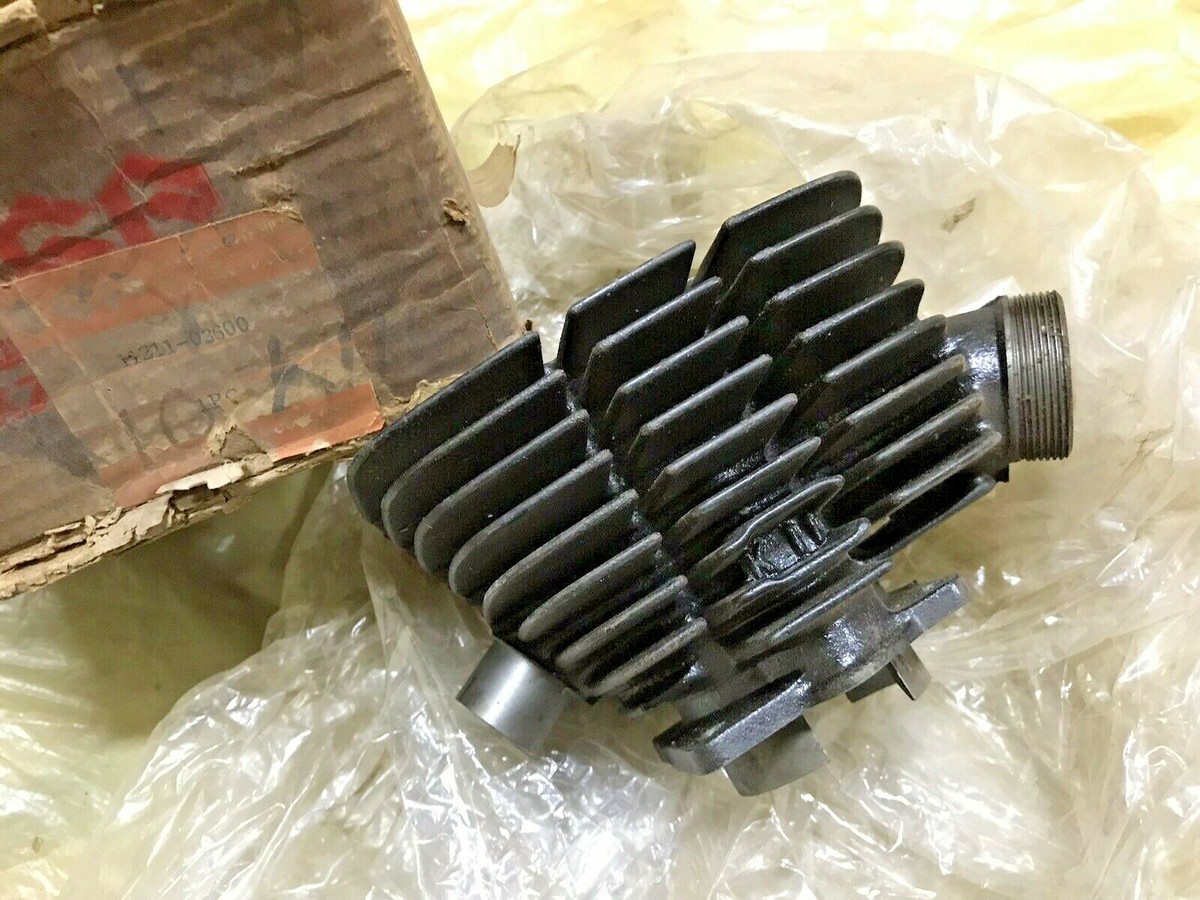 【K3050】SUZUKI 　No25 size15.5 Anno1993 Suzuki 80 K10 K11 K15 Metal Cylinder NOS Genuine Japan P/N