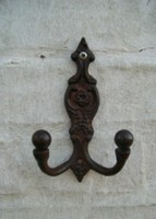Doppelhaken, Wandgarderobe, Wandhaken, Gusseisen, Verziert, Landhaus
