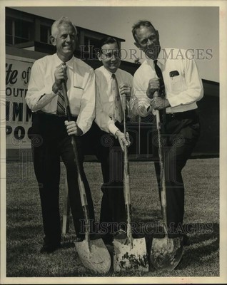 1957 Press Photo Hamilton Anderson, L.M. Williams, Wendel D. Ley break ground