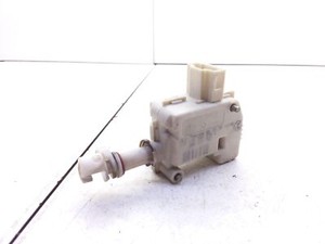 Volkswagen Golf IV 2000 Diesel Stellmotor Tankdeckel Tankklappe 50kW 20341720