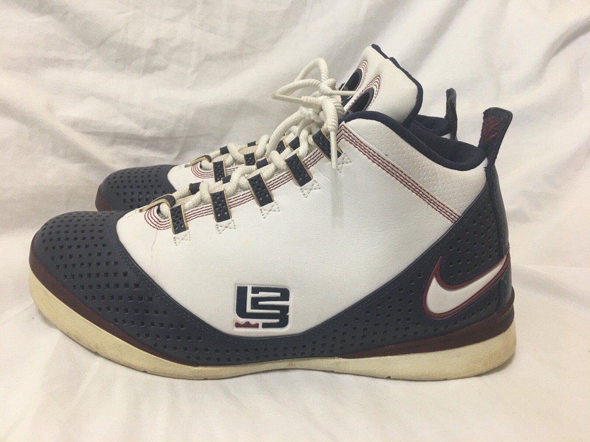 RARE 2007 Nike LeBron Zoom Soldier 2 White/ Blue- 318694-111 RARE 2007 Nike LeBron Zoom Soldier 2 White/ Blue- 318694-111