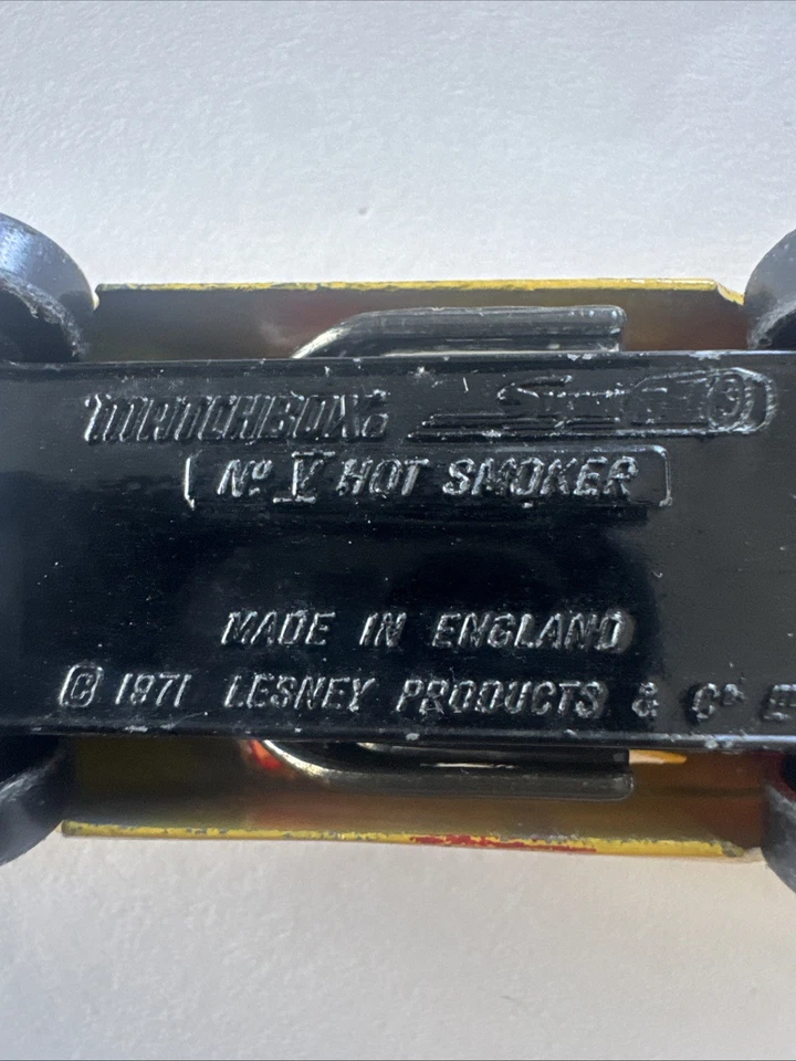 Matchbox No. 1971 V Hot Smoker, Coche Divertido Amarillo con Hot Smoker Foto 4 de 4