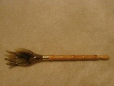 Vintage Lucite & Bamboo Ręcznie kształtowany drapak do pleców