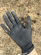 Gants d’équitation portés