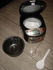 NEW - ZOJIRUSHI MICOM RICE COOKER AND WARMER 3-CUP - STAINLESS BLACK