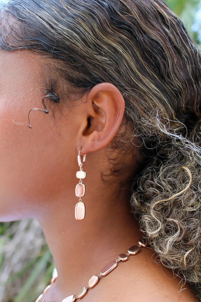 Pendientes colgantes de oro sólido de 14K, pendientes colgantes cuadrados pulidos altos, oro rosa Foto 4 de 4