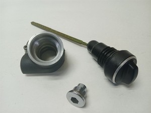 Harley-Davidson 2013 Dyna Super Glide Oil Dipstick Filler Neck & Drain Plug