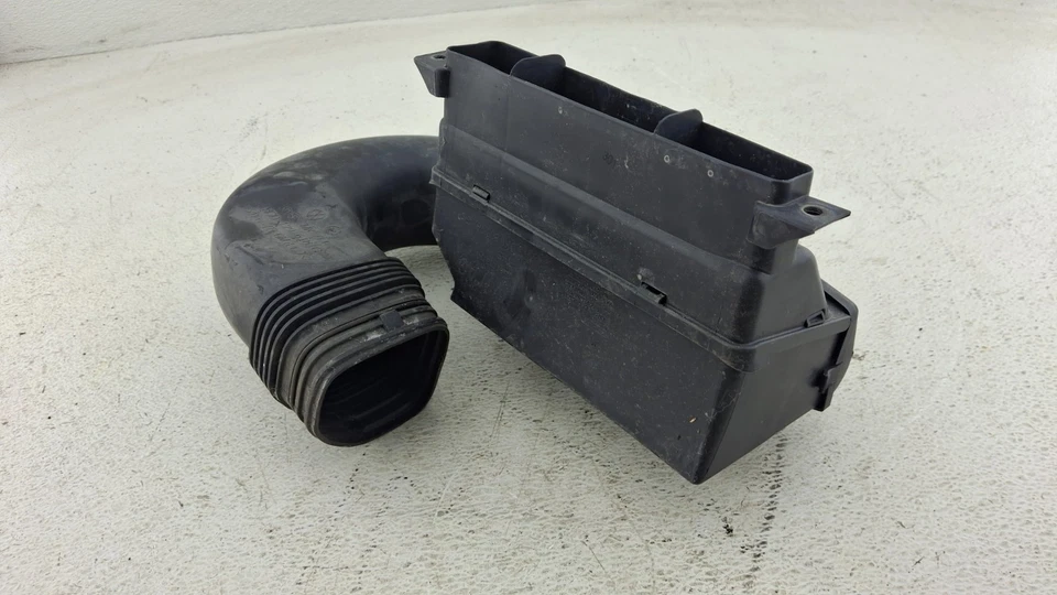 2013-2018  Volkswagen PASSAT AIR INTAKE INLET DUCT tube hose OEM - Image 3 of 4