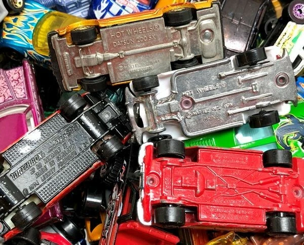 LOTE Die Cast Cars-MATCHBOX,Hot Wheels Lote de 40 SIN BUSCAR Foto 2 de 4