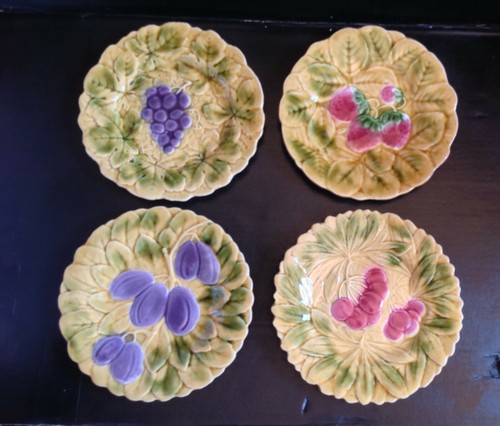 Four (4) Sarreguemines, France Majolica Fruit Salad Plates 7.5" - Picture 4 of 6