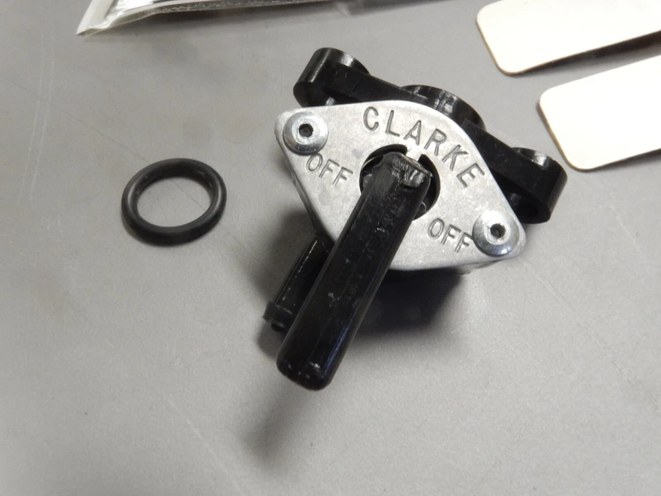 Nuevo de Lote Antiguo Clarke Petcock Fuel Cock con Almohadilla de Cojín para Tanque de Gas Se Adapta a: ?? Honda Clarke?? Foto 3 de 4