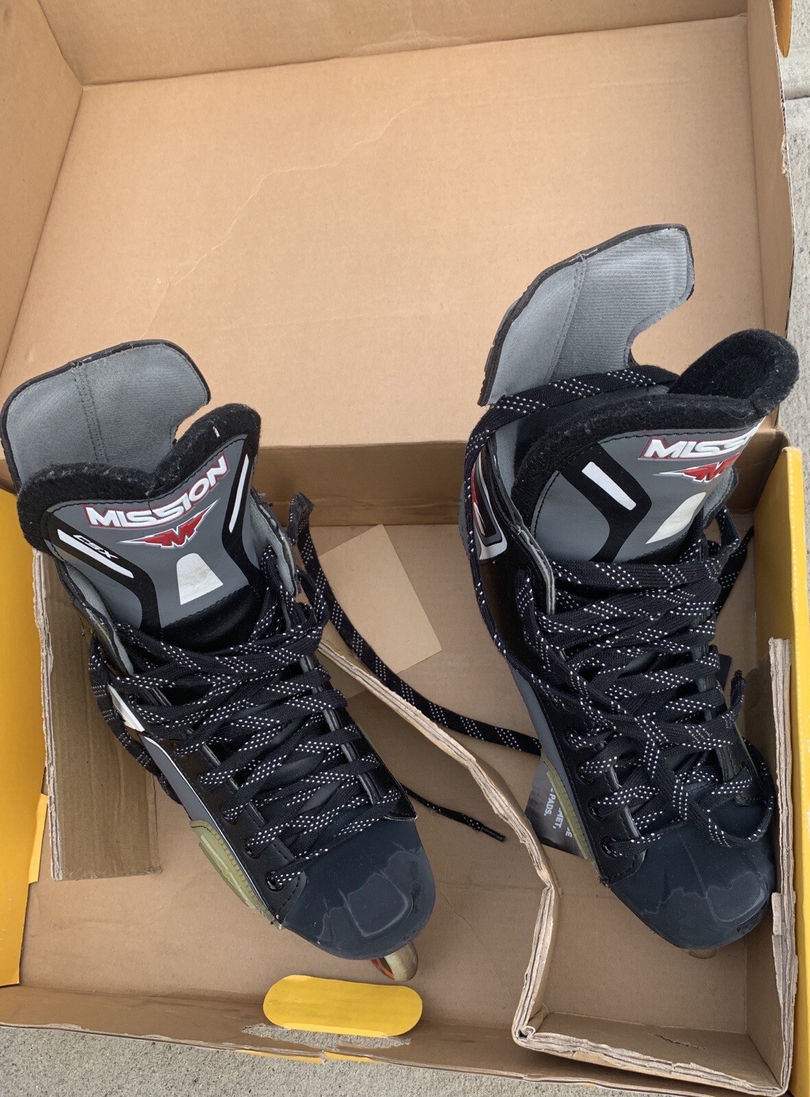 Size 10E Mission CSX Inline Roller Hockey Skates Mens With Box eBay
