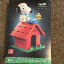 LEGO Ideas Peanuts La cuccia del cane di Snoopy 21368. Completo usato.