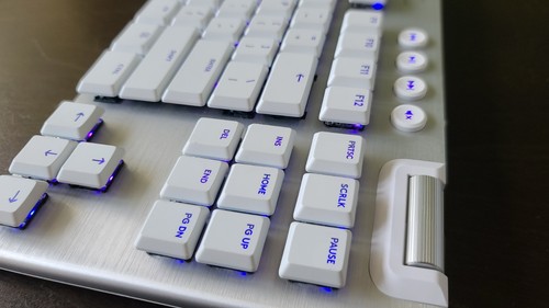 Logitech G915 TKL Wireless Gaming Tactile Keyboard, US - White - Bild 10 von 11