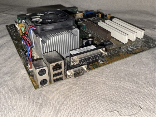 Scheda madre Asus/HP A7V-VM con AMD A1333AMS3C e 1 GB di RAM - Foto 3 di 3