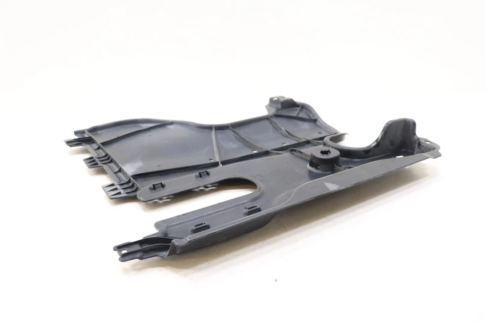 VOLKSWAGEN TIGUAN 2018-2020 PARTE TRASERA IZQUIERDA DEBAJO DE LA CARROCERÍA CUBIERTA PROTECTOR CONTRA SALPICADURAS OEM Foto 2 de 4