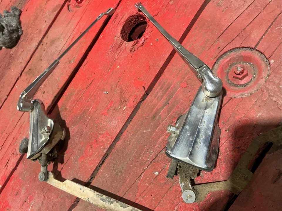 1946 1947 1948 Chevrolet Acessório Lavadora FLEETLINE WIPER TOWERS Original GM - Imagem 2 de 4