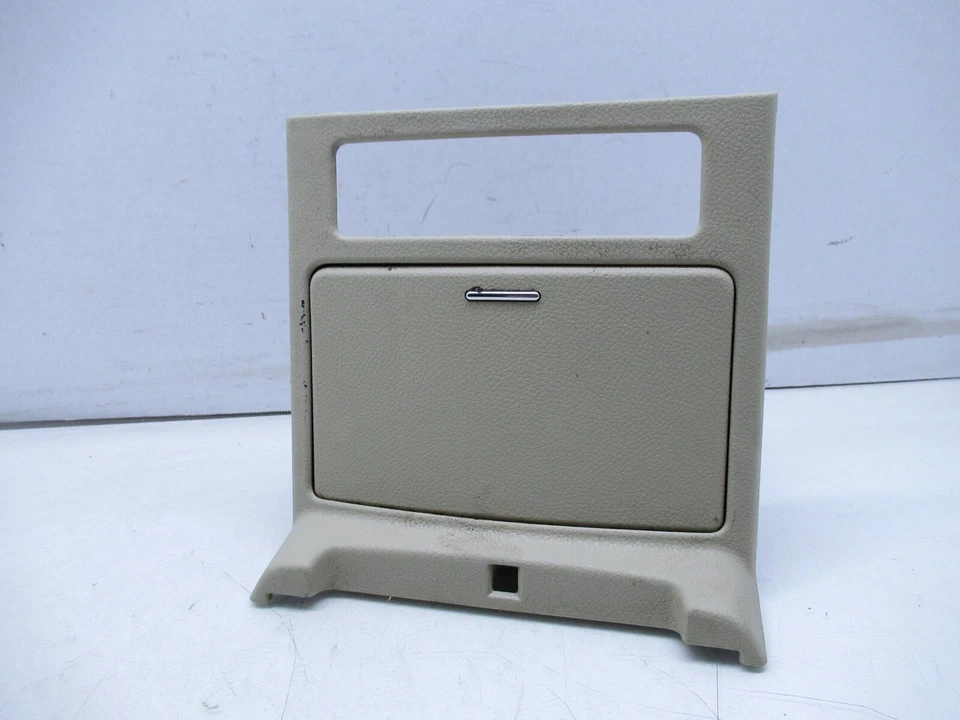 06 - 10 INFINITI M35 M45 中心控制台杯架带装饰边框原始设备制造商 — 第 3/4 张图片