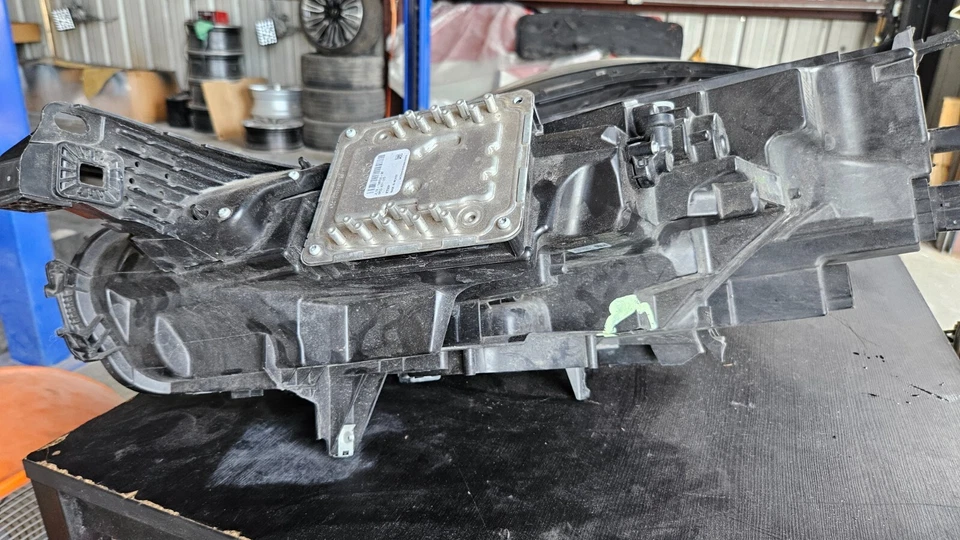 Фара правая со стороны пассажира для Lincoln Aviator 2019-2024 годов выпуска - Изображение 2 из 3