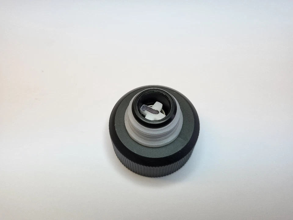 Tapa de tanque Hoover Solution para PowerDash, SmartWash, FloorMate Jet # 440012803. Foto 2 de 4