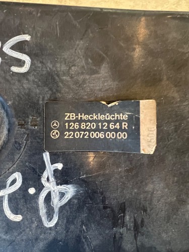 1981-1991 Mercedes-Benz 300SE/380SE/560SE W126 Passenger Taillight 1268201264R - Picture 4 of 4