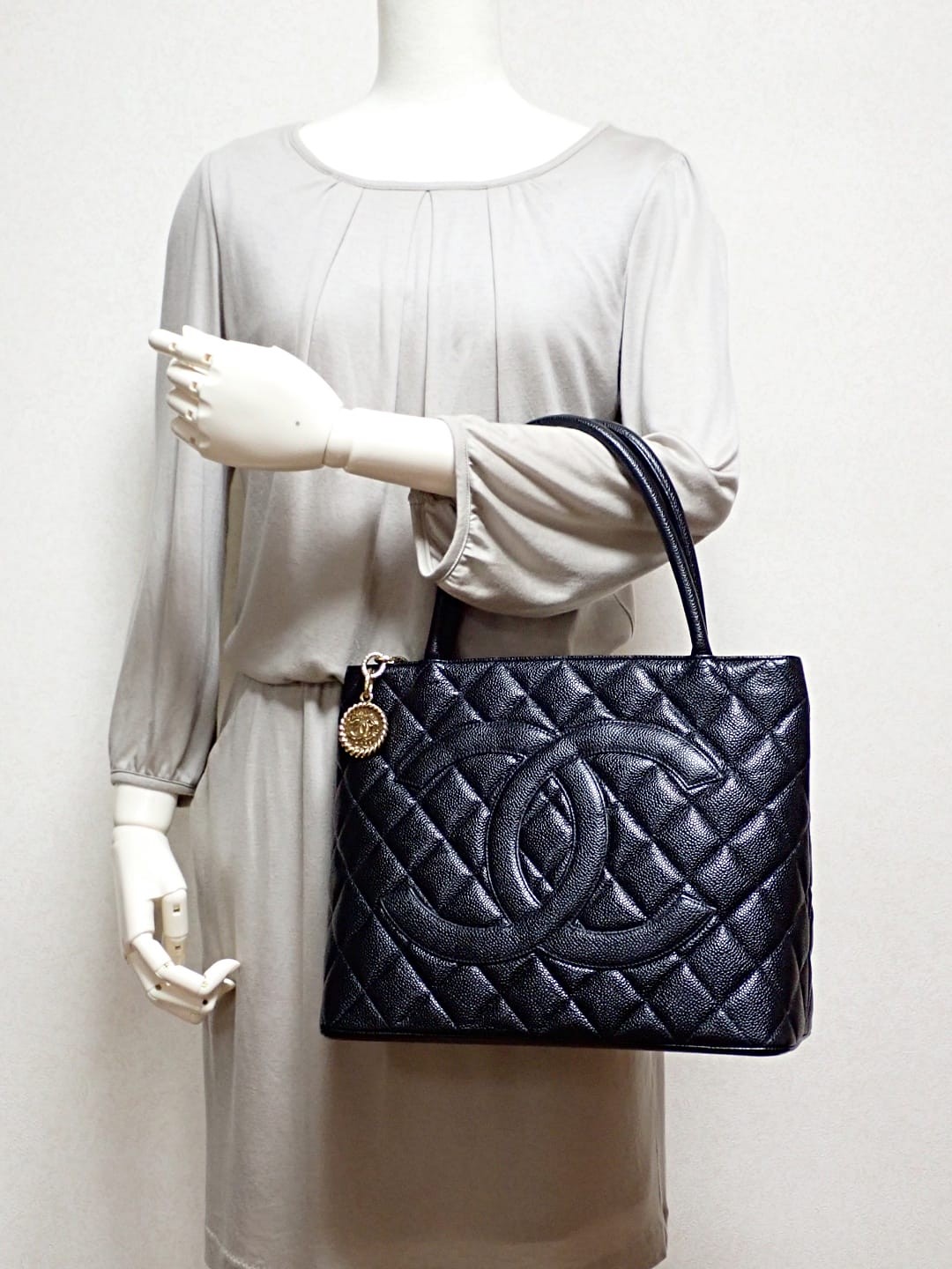 Chanel Black Tote Bag with Gold Metal Fittings A01804 A-8438