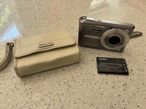 Casio Exilim EX-S500 5.0MP Digital Camera, Silver