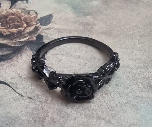 Nuevo Anillo Metal Negro Gótico Victoriano Efecto Rosa y Ramas y Hojas Talla 10/T1/2 - Imagen 1 de 14