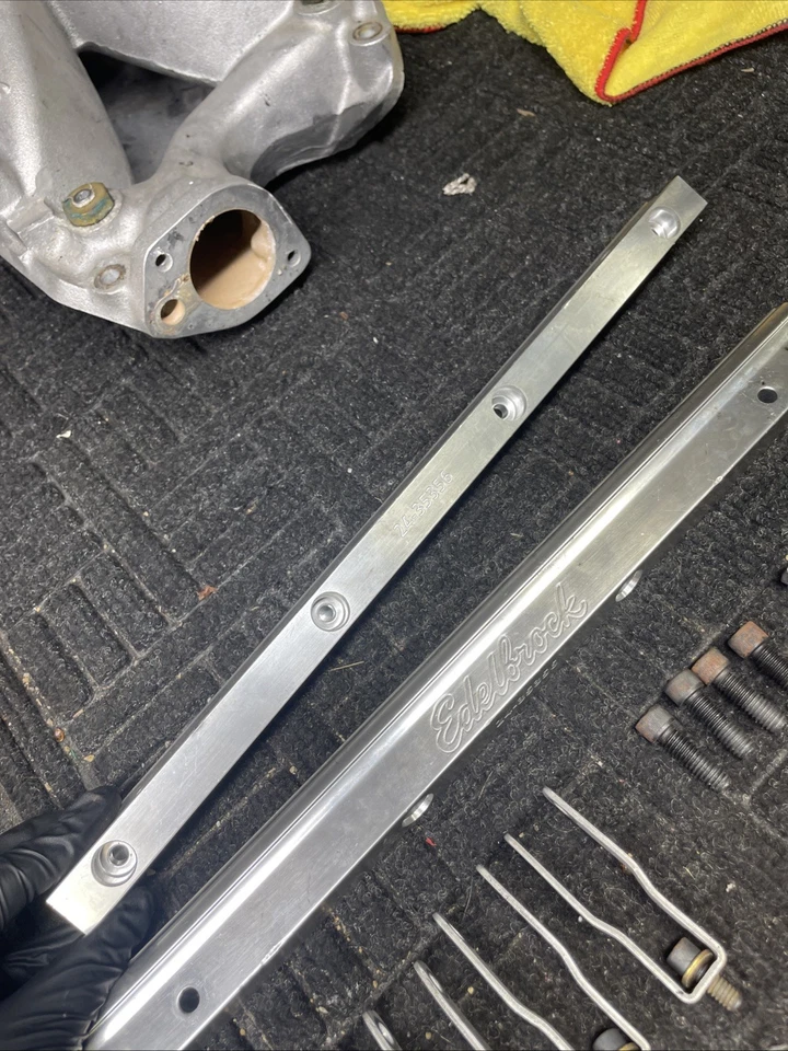 Edelbrock Aluminum Fuel Rails Small Block Chevy 24-35356 - Image 3 of 4