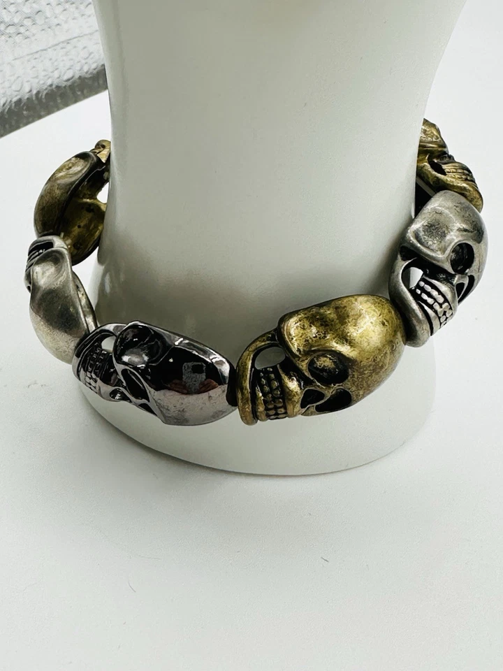 6 3/4 Silver and copper color metal Skull Face Heads stretchy bracelet. Cool! - Image 3 of 4