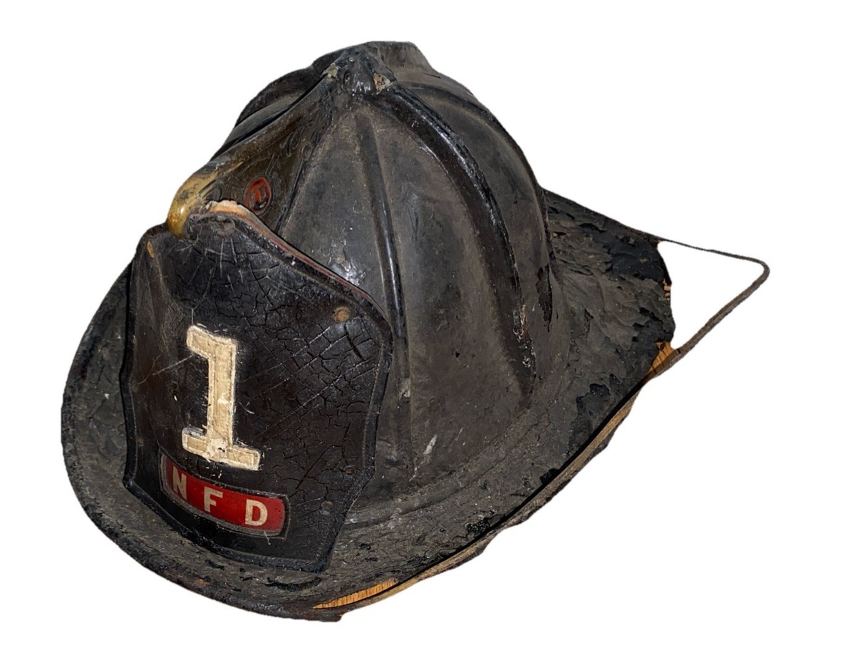 アンティーク雑貨 DUNS HELMET 1980s 1990s BLACK ROUGH** Antique VTG Cairns Leather Fire Helmet 1 NFD Shield 5A Pre