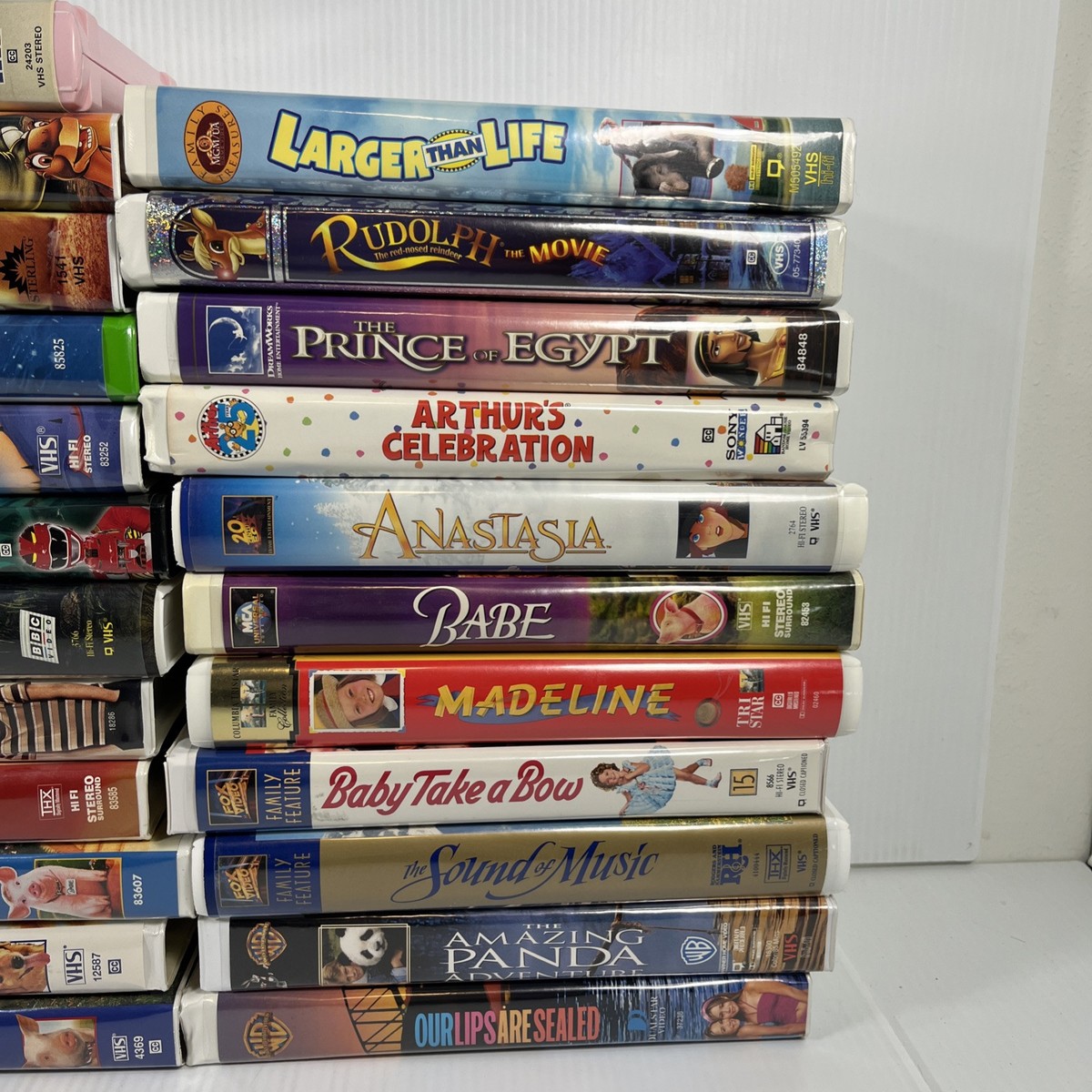 VHS Lot 34 WB 20th Century Fox Disney MGM Clamshell Family