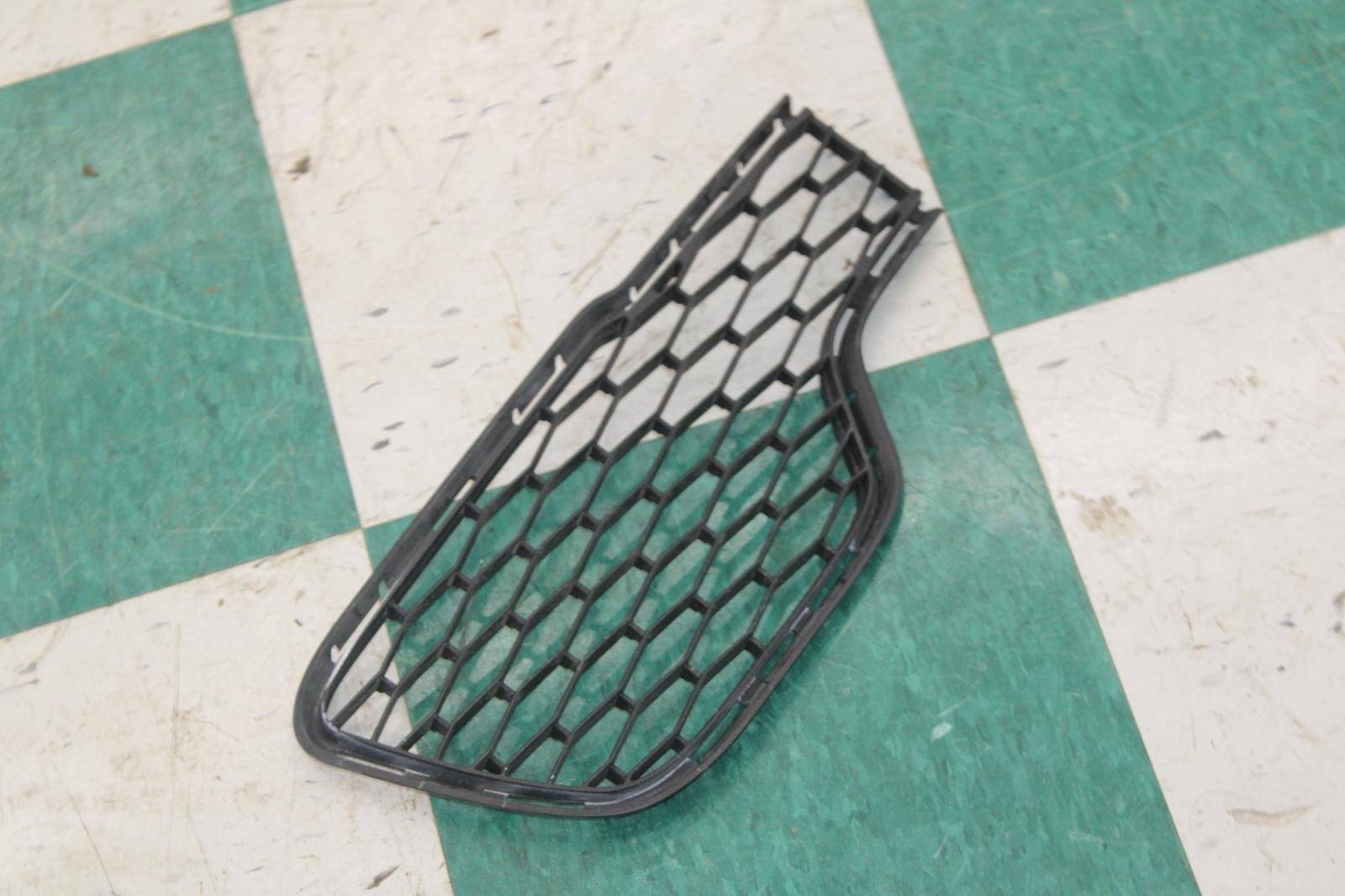 Maserati Ghibli 2014-2017 Front Left Lower Bumper grille Black