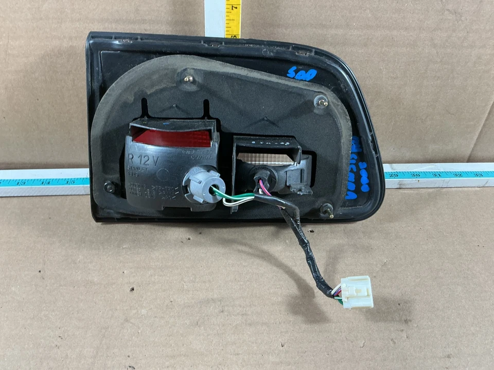 Luz trasera lateral derecha/pasajero Toyota Sienna 1998-2000 16660288AR OEM Foto 4 de 4