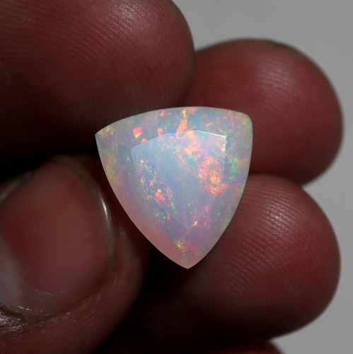 13 MM Trillion Cut 4.7 Cts Natural AAA Grade Multi Fire Faceted Ethiopian Opal - Picture 8 of 17