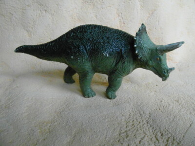 Schleich FREMDSERIE 15406 TRICERATOPS Carnegie Collection K18